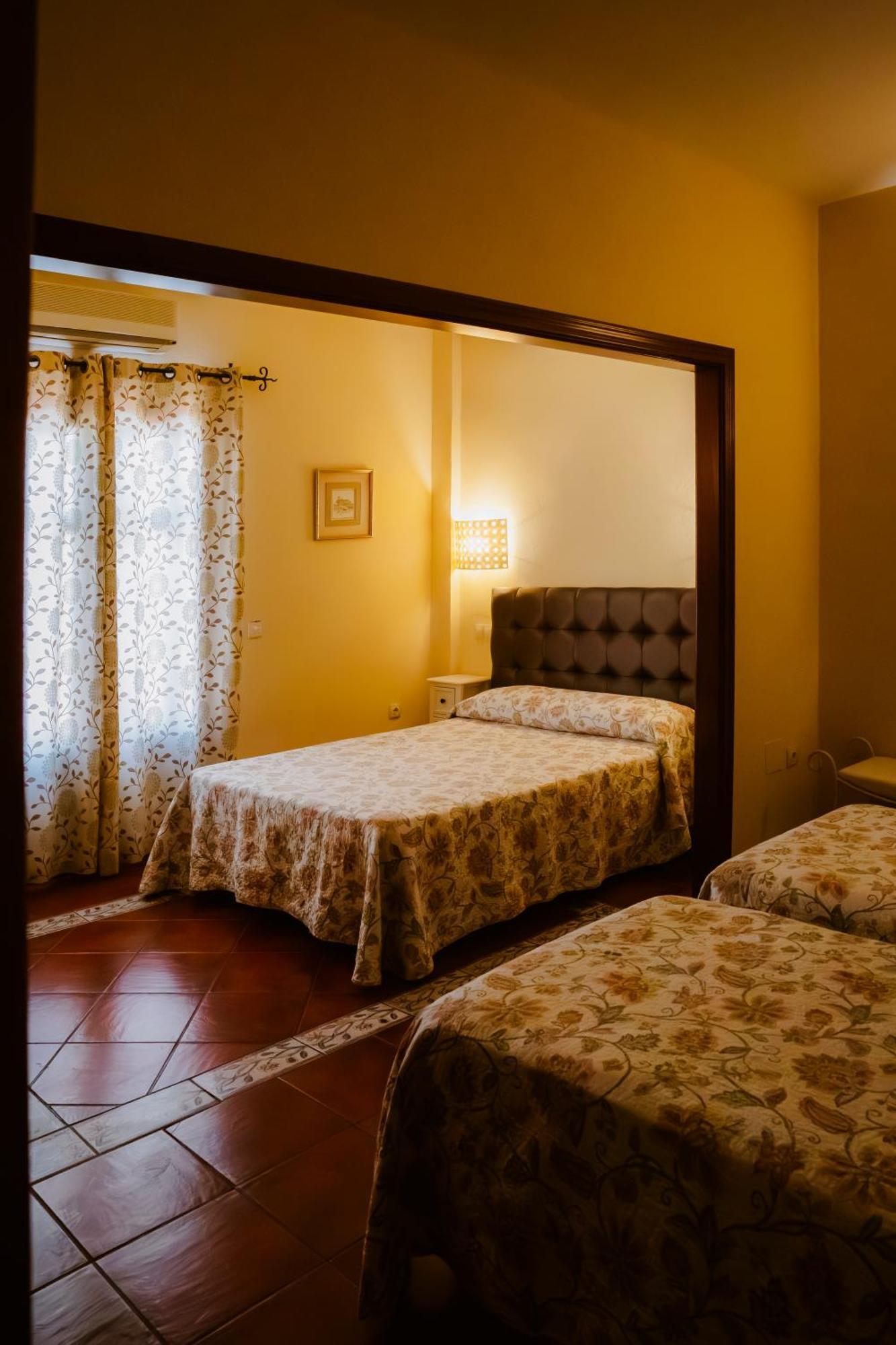 Escua Aparthotel Archidona Exterior photo