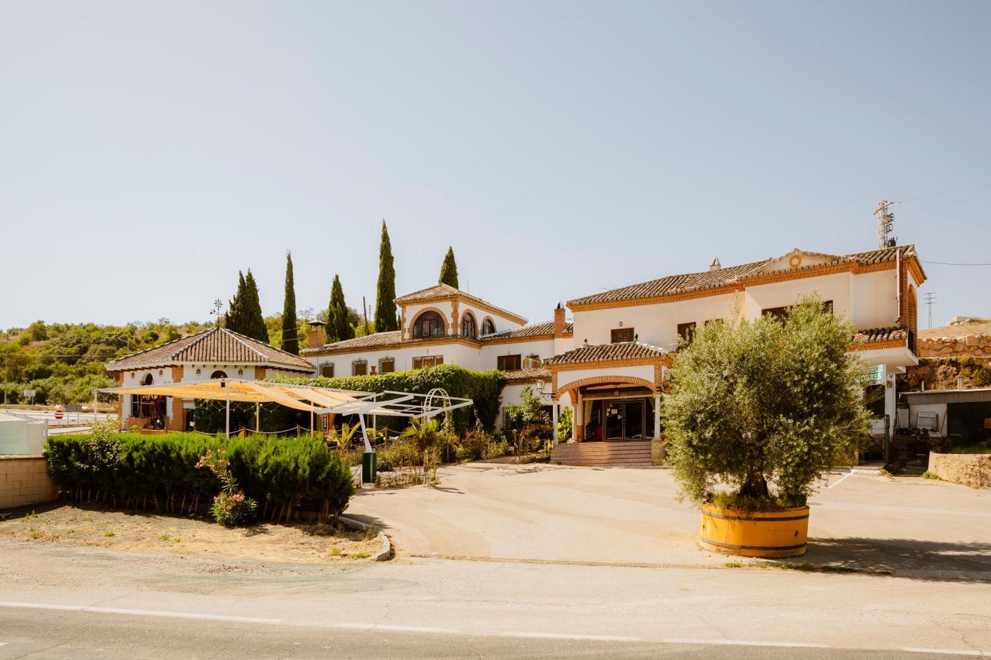 Escua Aparthotel Archidona Exterior photo